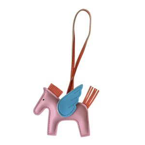 Charm pegaso Rosa claro