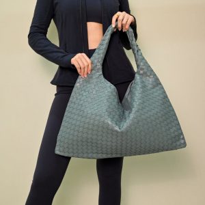 Eliza G Gris Petróleo